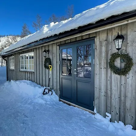 Secluded Mountain In With View Semesterbostad