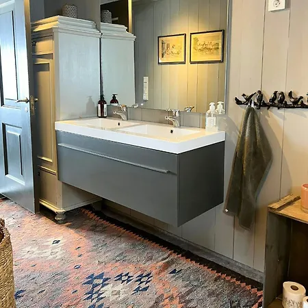 度假居 Secluded Mountain In With View *