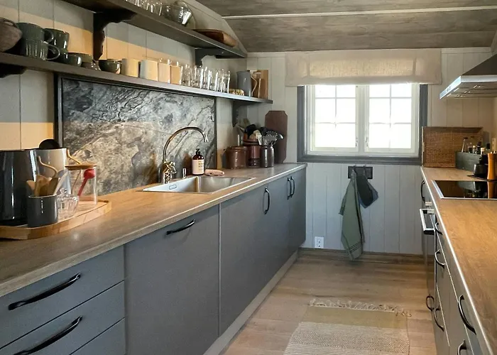 Secluded Mountain In With View *